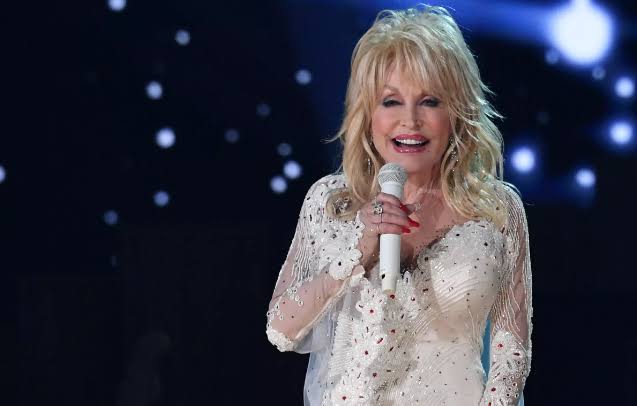 Dolly Parton, Country Music Queen, Dies at 80 | The Journal