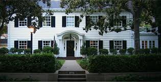 They are assassins working for competing agencies. A House To Kill For In The Movie Mr And Mrs Smith