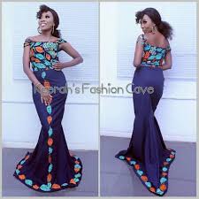 Merci Detre Passe Dans Ma Boutique Une Robe Moulante Figure Ajustage De Precision Plus Embellie Avec Pagne Il African Fashion African Dress African Clothing