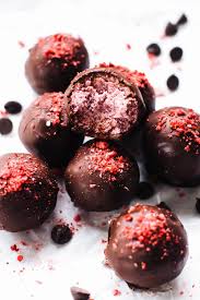 Comment On Chocolate Covered Strawberry Truffles By Natalie Feasting On Fruit Recette Recette Chocolat Recette Facile