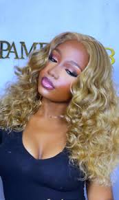 LUXLUXE Mariah Curly 16 Inch Long 7x4 Hand-Tied Lace Front Wig, Blonde  Blend,