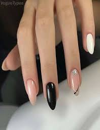 Black And White Nail Ideas 2020 Updated Hairstyles Trends Beauty Fashion Ideas In 2020 Trendy Nails Cute Nails Manicure