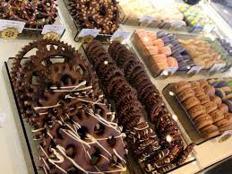 Universal Orlando Six Reasons We Love Universal S Toothsome Chocolate Emporium No 4 C Universal Studios Orlando Universal Studios Florida Orlando Vacation
