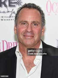 Ethan Wayne's Instagram, Twitter & Facebook