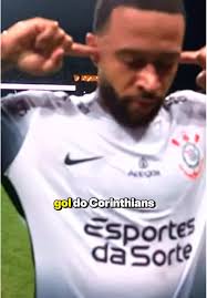 Memphis Depay brilha com gol e assistência pelo Corinthians
