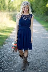 2016 New Navy Blue Country Style Bridesmaid Dresses Short Cheap Western Wedding Guest Wear Lace Chiffon Kne Vestido Con Botas Vestidos De Moda Vestidos De Dama