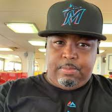 Casey Bayless (@CaseyBayless)