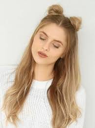 Yarim Space Buns Modeli Sac Stilleri Sac Sekilleri Duz Sac