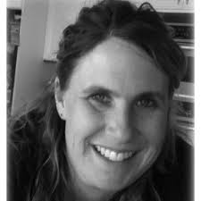 Monica Stamper (@thesnobbymommy)