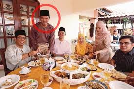 Also freed from the charges on sunday were abdul latif's son ahmad fauzan hatim and property consultant amir shariffuddin abd raub. Fakta Kronologi Lengkap Skandal Rasuah Hartanah Di Johor Ini Apa Yang Anda Patut Tahu Ameno World