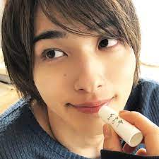 たおりゅう on instagram りゅうくんもレシピストのリップ愛用中 唇うるおってます の表情 たお たおりゅう たお カップルアカウント リップ愛用中 レシピスト recipist 自然由来成分 よこはまりゅうせい 好きな顔 横浜流星