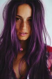 Le retour de l'été donne généralement envie d'un changement capillaire. 1001 Idees Pour Sublimer Votre Look Avec La Couleur De Cheveux Violine Cheveux Violets Couleur De Cheveux Violine Cheveux Violine