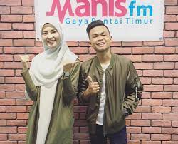 Tajul wany hasrita disana cinta disini rindu official music video. Tajul Wany Hasrita Disana Cinta Disini Rindu Official Lyric Video Oneapps