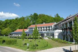 Dein großer immobilienmarkt auf quoka.de mit kostenlosen kleinanzeigen & regionalen angeboten. Klvhs Petersberg In Erdweg Bei Gruppenunterkunfte
