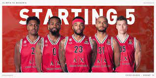 L'olimpia guida gara 1 praticamente sempre, ma non riesce a mettere al tappeto venezia, squadra anche se milano e venezia hanno vinto gli ultimi quattro scudetti assegnati, due a testa, nei playoff si. Olimpia Milano On Twitter Starting 5 A X Armani Exchange Olimpia Milano Baskonia Insieme Euroleague Axmtds Forzaolimpia Euroleague Https T Co Fgx0h8y2gt