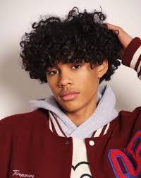 Ethan Simon's Instagram, Twitter & Facebook