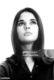 3,878 Ali Macgraw Photos & High Res Pictures