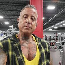 Marc Dana's Instagram, Twitter & Facebook