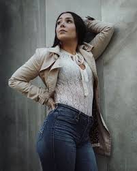 27 Posing Ideas For Women Who Aren T Models Lance Reis So this rounds up our list of dos and don'ts for getting the photoshoot poses right for girls.