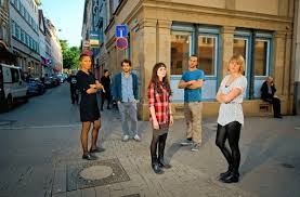 Baby claudio und tante bianca richten das haus neu ein. Offspaces In Stuttgart Eine Plattform Fur Junge Kunstler Im Rotlichtviertel Stuttgart Stuttgarter Zeitung