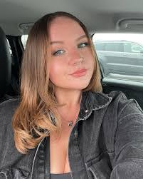 Lexie Hale's Instagram, Twitter & Facebook