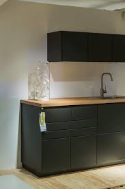 Nouveautes Ikea 2017 Nouvelles Gammes De Mobilier Et De Decoration D Interieur Cuisine Blanche Et Bois Cuisine Ikea Noire Ikea