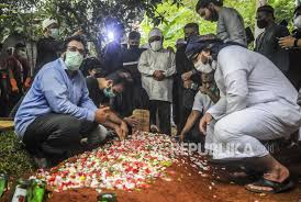 علي صالح محمد علي جابر‎) atau yang lebih dikenal dengan syekh ali jaber (lahir di madinah, 3 februari 1976; G Pkcwhdwkffhm