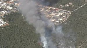 28, crews are working to contain a bushfire burning south of perth, western australia, australia. Aubin Grove And Banjup Fires Residents Allowed To Return Home As Perth Blaze Downgraded To Watch And Act