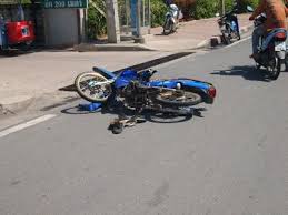 Ένα θλιβερό περιστατικό έλαβε χώρα το μεσημέρι της πέμπτης στη συμβολή των οδών γρηγορίου λαμπράκη και κουταΐση στη νίκαια. Plhrofories Gia 8anathforo Troxaio Sth Nikaia Anazhta H Elas Epoli Gr Aytodioikhsh Politikh Eidhseis