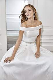 Heute gibt es brautkleider in verschiedenen farben und formen. Englische Brautkleid Designer Hochzeit Um 3