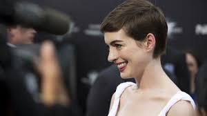 Golden Globes 2016: Anne Hathaway defends Jennifer Lawrence over exchange  with journalist