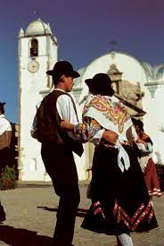 Traditionnal Clothing Of Your Country Page 5 Skyscrapercity Argentina Culture Traditional Outfits Costumes Around The World
