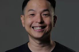 Ernest Prakasa Tinggalkan Platform X Usai Protes Hadiah Rolex Prabowo ke  Timnas