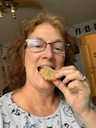 Lisa Strother's Instagram, Twitter & Facebook