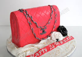 Des gâteaux d'anniversaire girly ! Les Plus Beaux Gateaux D Anniversaire En Forme De Sac A Main