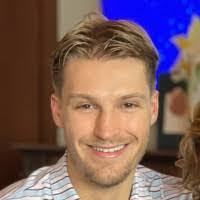 Kerry Houck's Instagram, Twitter & Facebook