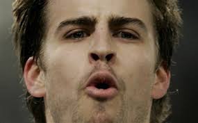 Gerard Piqué: December 2007