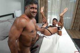 Apollo Fates and Armando Lake Fisting inferno Gay Porn Video | GayMobile.fr