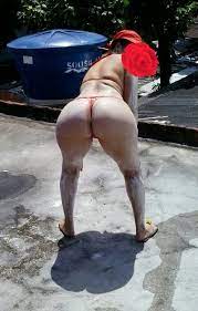 Fotos caseiras esposa de biquíni na laje 