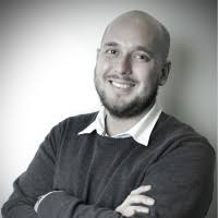 300+ perfiles de «Ezcurra»