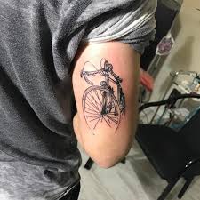 42 Truly Inspiring Bicycle Tattoo Ideas For Those With Riding Passion Tatuagem Sobre Ciclismo Tattoo Bike Tatuagem De Bicicleta