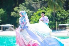Tips memilih kebaya warna peach pesan jual baju. 6 Foto Baju Pengantin Paddle Pop Jadi Bualan Hangat Para Netizen Iluminasi