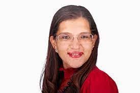 Lisa Cordier's Instagram, Twitter & Facebook