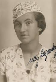 Dutch Jewish woman deported to Auschwitz