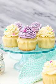Easy Swiss Meringue Buttercream Recipe Only 4 Ingredients Recipe Frosting Recipes Vanilla Frosting Recipes Butter Cream