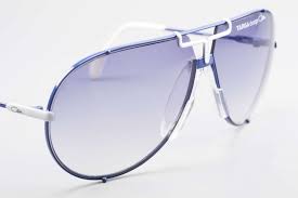 Fielmann ist der erste optiker, dessen brillenfassungen den anforderungen der gebrauchsprüfung nach din 58199 entsprechen: Cazal Aussergewohliche Designerbrillen Von Cari Zalloni