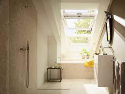 Kleine badezimmer mit dachschräge zur wellness oase für den fall dieses mit der absicht das aneignen voll von ledermöbeln behandelt, müssen sie die wichtige ledersorten im auge ablagern. Kleines Bad Mit Dachschrage Velux Magazin