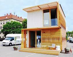 Modular Modern Commod House Is Made From Recycled Shipping Containers