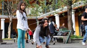 Los practicantes de este tradicional deporte precisan fuerza en el brazo: Un Proyecto Que Busca Dar Vida A Los Juegos Tradicionales De Quito Ultimas Noticias