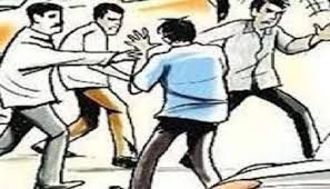 Mahoba News : डीजे न बजाने पर बाराती और डीजे संचालकों में चली लाठियां, छह  लोगों को आई चोटें - Amrit Vichar